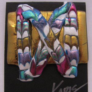 Sign Language Hug "X" Pin